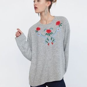 Zara flower embroidered gray sweater, loose fit.